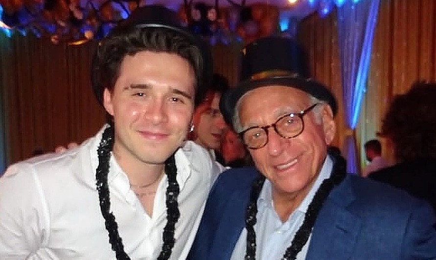 Brooklyn Beckham chúc sinh nhật bố vợ giữa tin đồn bất hòa gia đình - hình ảnh - vipjun88.com Brooklyn Beckham chúc sinh nhật bố vợ giữa tin đồn bất hòa gia đình - hình ảnh - vipjun88.com