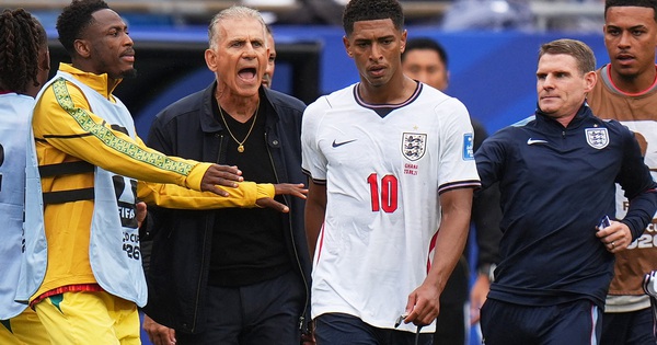 Ngôi sao đội tuyển Anh vi phạm luật mới của FIFA, lại lấy tay che miệng: Nguy cơ nhận án phạt nguội - hình ảnh - vipjun88.com Ngôi sao đội tuyển Anh vi phạm luật mới của FIFA, lại lấy tay che miệng: Nguy cơ nhận án phạt nguội - hình ảnh - vipjun88.com