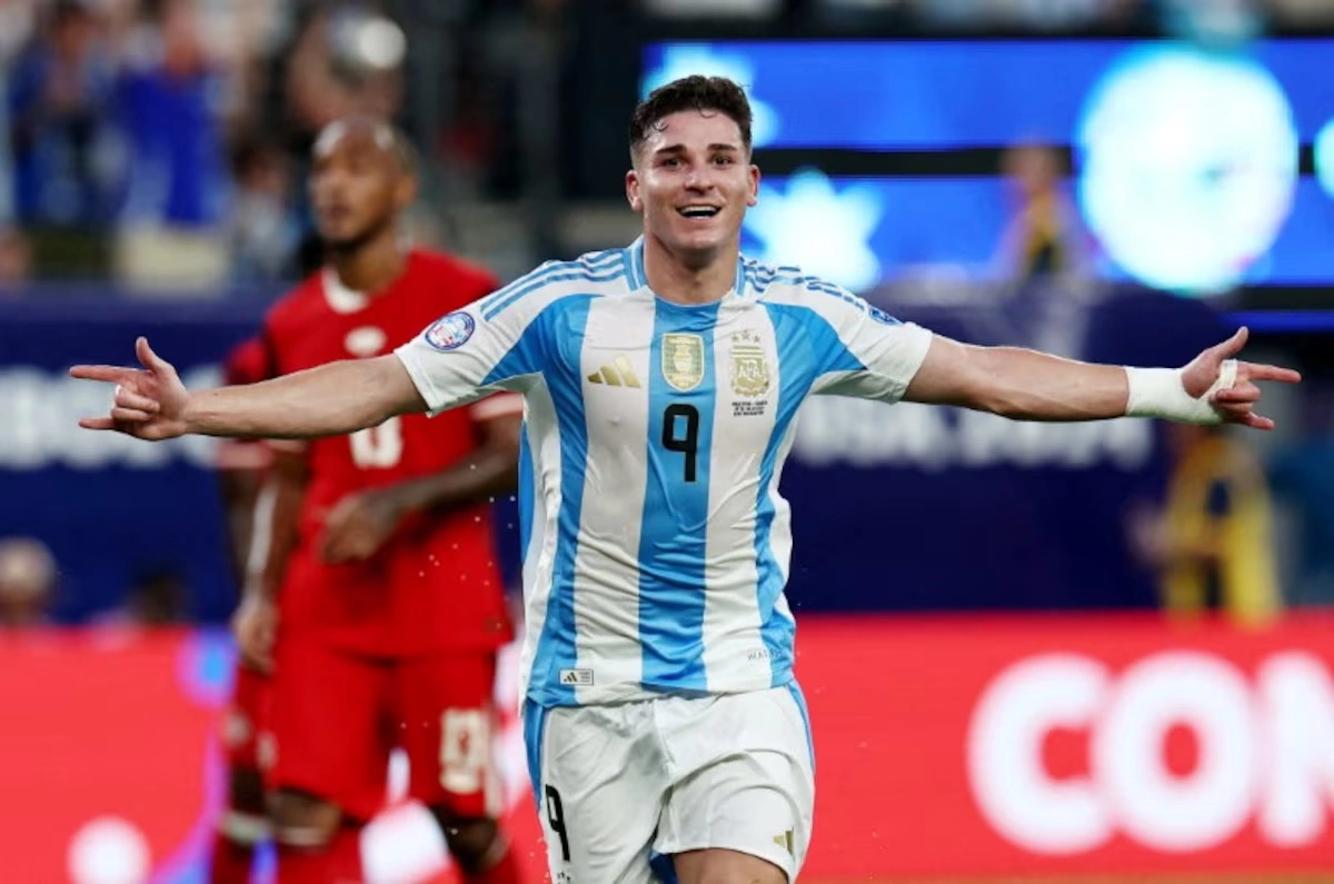 JUN88 cược thể thao: Julian Alvarez hé lộ tương lai tại Barca sau chiến thắng cùng Argentina - hình ảnh - vipjun88.com JUN88 cược thể thao: Julian Alvarez hé lộ tương lai tại Barca sau chiến thắng cùng Argentina - hình ảnh - vipjun88.com