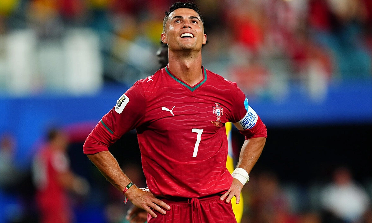 Ronaldo Im Tiếng, Bồ Đào Nha Xếp Nhì Bảng – Cơ Hội Mới Cho Fan Cá Cược Trên App JUN88 - hình ảnh - vipjun88.com