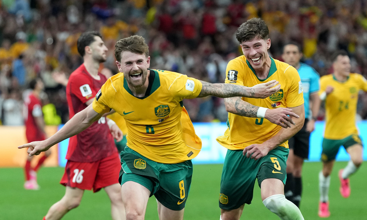 Australia thắng trận ra quân World Cup sau 20 năm - hình ảnh - vipjun88.com Australia thắng trận ra quân World Cup sau 20 năm - hình ảnh - vipjun88.com
