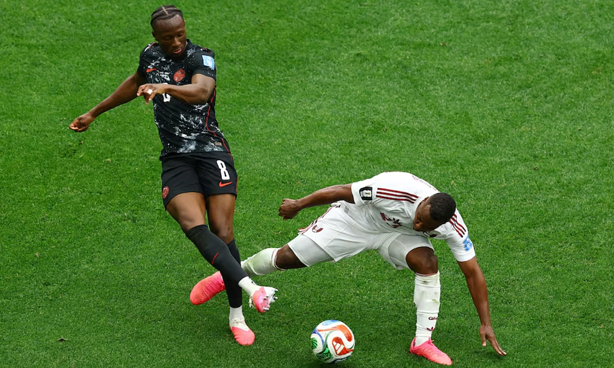 JUN88 chính thức: FIFA treo giò 5 trận cầu thủ Qatar sau pha vào bóng gãy chân sao Canada - hình ảnh - vipjun88.com