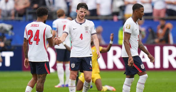 Declan Rice gây lo lắng cho đội tuyển Anh, HLV Tuchel cho cầu thủ đi chơi golf - hình ảnh - vipjun88.com