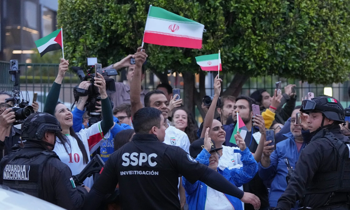 FIFA Thu Hồi Suất Vé World Cup Của CĐV Iran: Tác Động Đến Người Hâm Mộ Toàn Cầu - hình ảnh - vipjun88.com