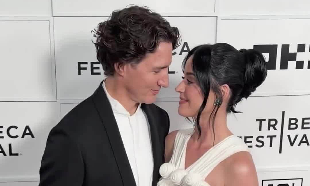 Katy Perry và Justin Trudeau lần đầu sánh đôi trên thảm đỏ tại Liên hoan phim Tribeca - hình ảnh - vipjun88.com Katy Perry và Justin Trudeau lần đầu sánh đôi trên thảm đỏ tại Liên hoan phim Tribeca - hình ảnh - vipjun88.com