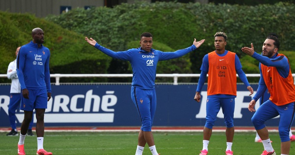 ‘Biến căng’ bao trùm đội tuyển Pháp, Mbappe bất mãn rời sân tập - hình ảnh - vipjun88.com ‘Biến căng’ bao trùm đội tuyển Pháp, Mbappe bất mãn rời sân tập - hình ảnh - vipjun88.com