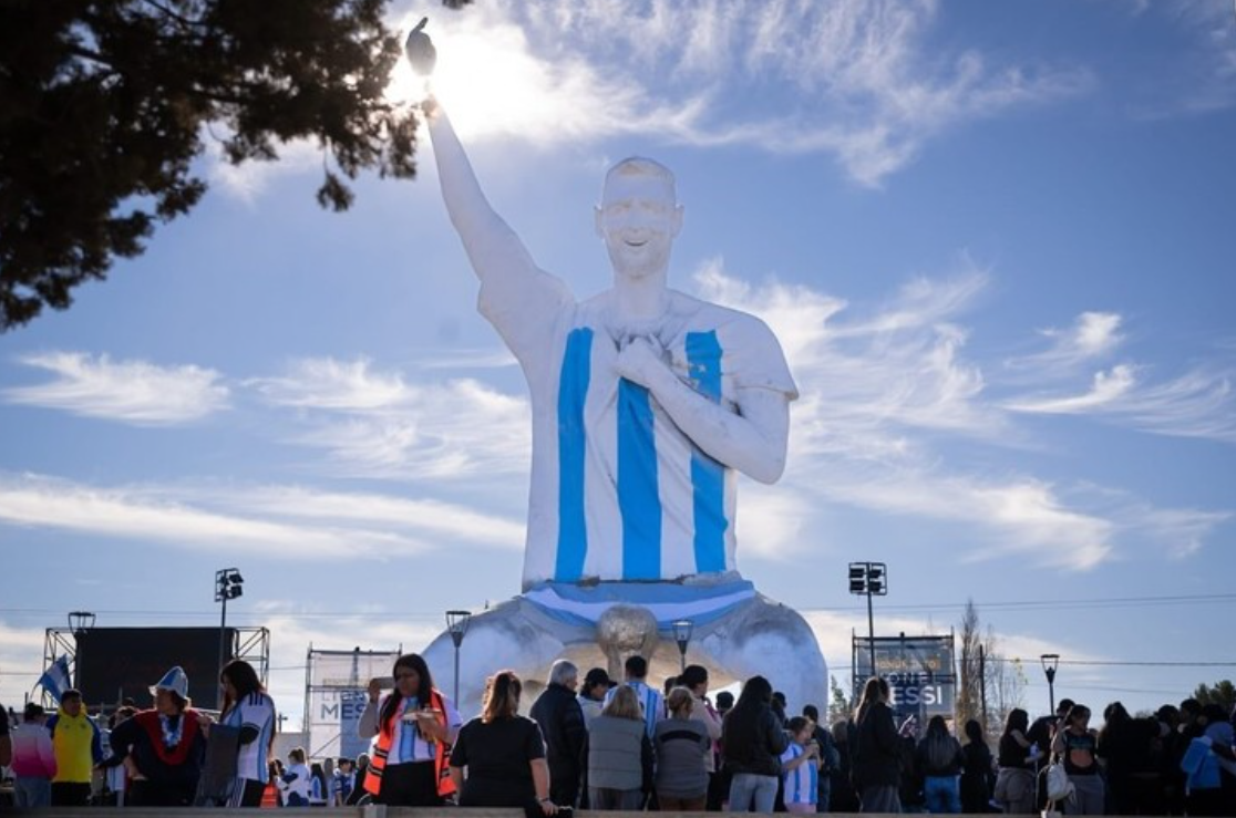 Argentina khánh thành tượng Messi cao 26 mét: góc nhìn mới cho người chơi Việt - hình ảnh - vipjun88.com