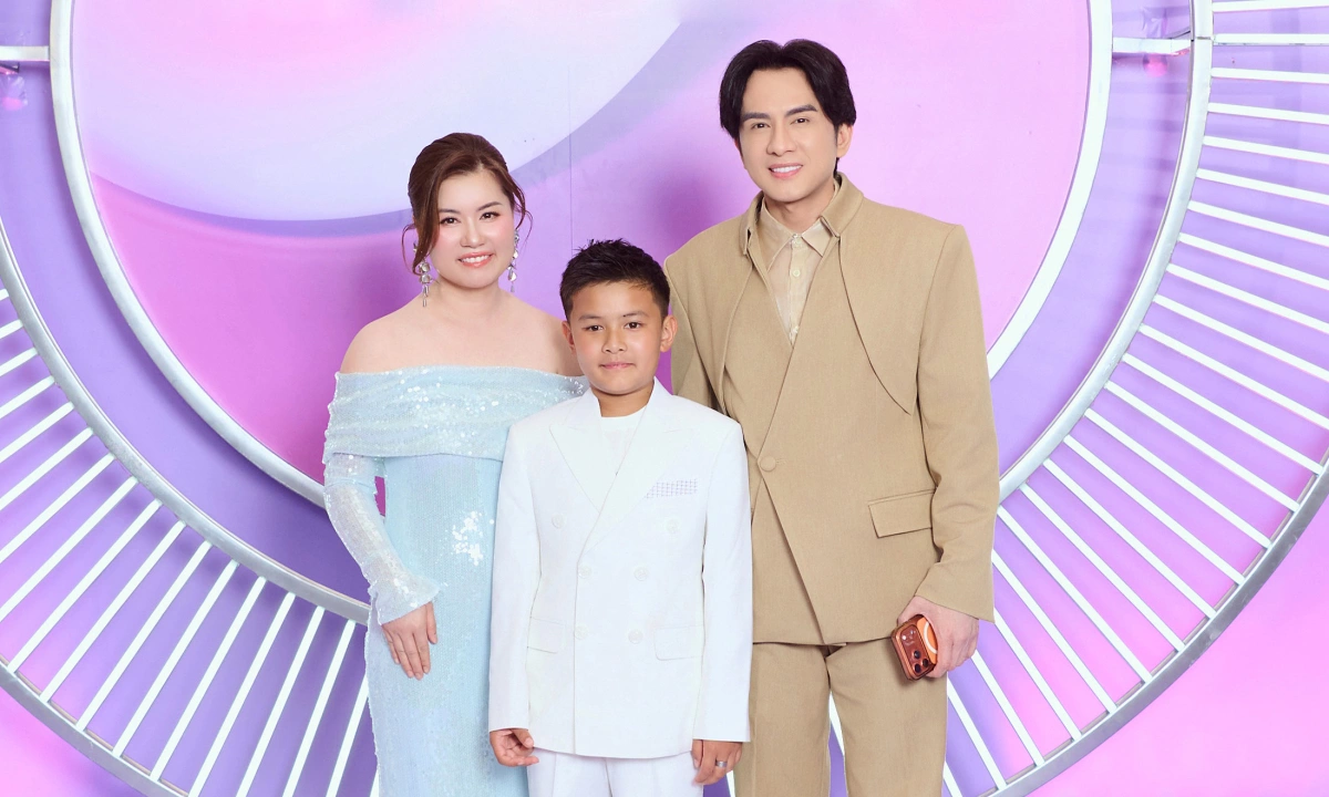 Đan Trường đưa vợ cũ và con trai đi sự kiện: góc nhìn mới cho người chơi Việt - hình ảnh - vipjun88.com Đan Trường đưa vợ cũ và con trai đi sự kiện: góc nhìn mới cho người chơi Việt - hình ảnh - vipjun88.com
