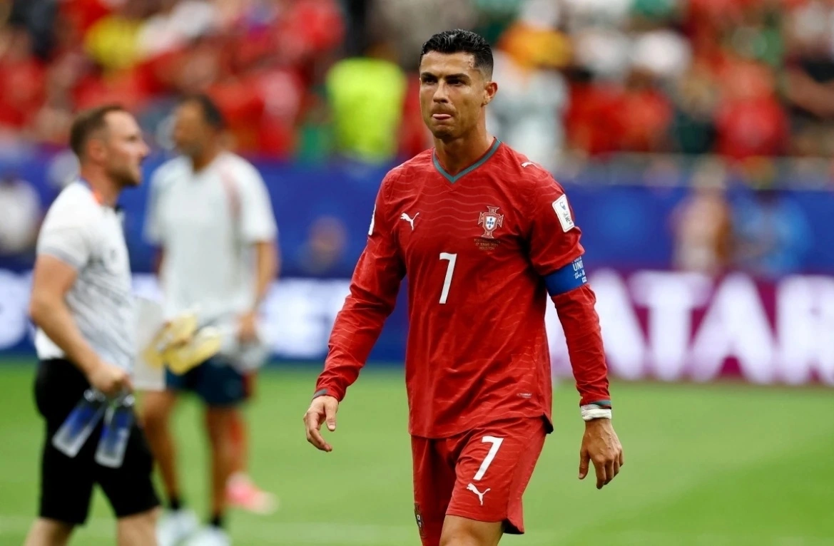 App JUN88: Cầu thủ CHDC Congo thừa nhận không kèm Ronaldo tại World Cup 2026 - hình ảnh - vipjun88.com App JUN88: Cầu thủ CHDC Congo thừa nhận không kèm Ronaldo tại World Cup 2026 - hình ảnh - vipjun88.com
