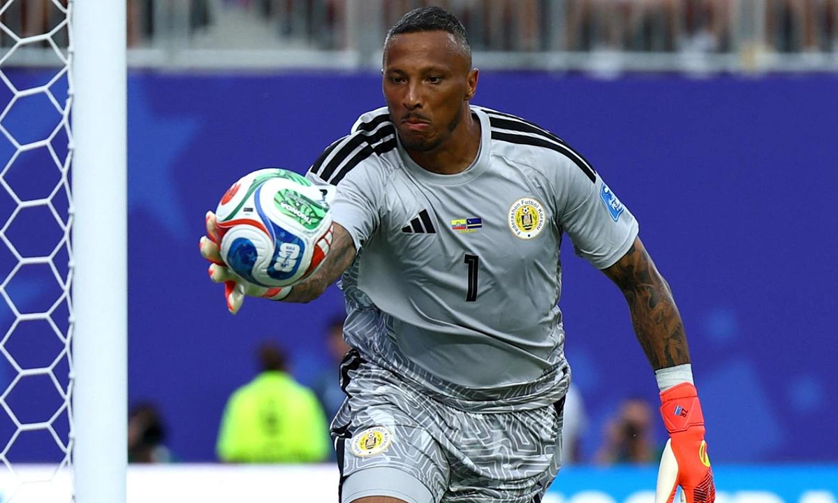 Thủ môn Curacao muốn được tạc tượng sau khi tỏa sáng ở World Cup: góc nhìn mới cho người chơi Việt - hình ảnh - vipjun88.com Thủ môn Curacao muốn được tạc tượng sau khi tỏa sáng ở World Cup: góc nhìn mới cho người chơi Việt - hình ảnh - vipjun88.com