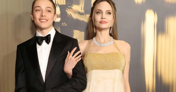 JUN88 VIP và khoảnh khắc xúc động khi con trai Brad Pitt – Angelina Jolie tốt nghiệp - hình ảnh - vipjun88.com JUN88 VIP và khoảnh khắc xúc động khi con trai Brad Pitt – Angelina Jolie tốt nghiệp - hình ảnh - vipjun88.com
