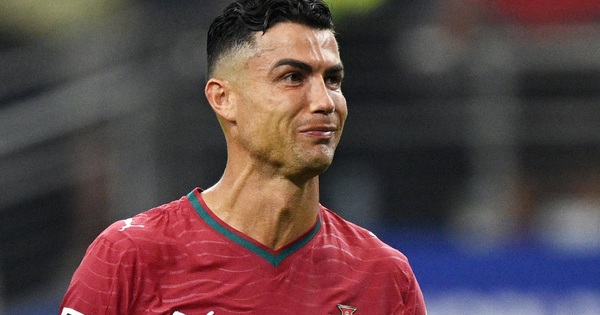 Ronaldo nghẹn ngào chia tay World Cup: Khoảnh khắc xúc động và cơ hội mới cho fan cá cược - hình ảnh - vipjun88.com Ronaldo nghẹn ngào chia tay World Cup: Khoảnh khắc xúc động và cơ hội mới cho fan cá cược - hình ảnh - vipjun88.com