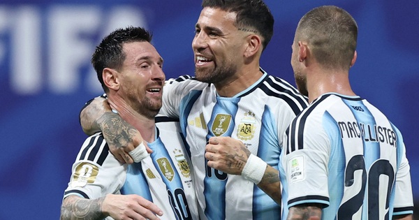 Messi vỡ òa cảm xúc khi Argentina ngược dòng vào tứ kết World Cup 2026 - hình ảnh - vipjun88.com