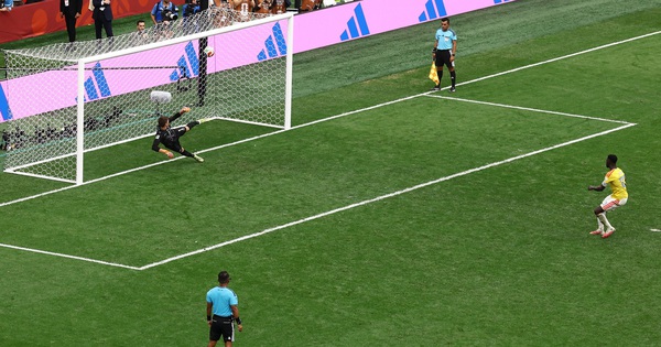 Thụy Sĩ hạ Colombia trên chấm luân lưu, giành vé chạm trán Argentina của Messi - hình ảnh - vipjun88.com Thụy Sĩ hạ Colombia trên chấm luân lưu, giành vé chạm trán Argentina của Messi - hình ảnh - vipjun88.com