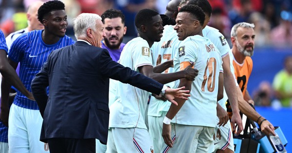 HLV Deschamps đi vào lịch sử World Cup: Mbappe – Dembele tái lập kỳ tích của Brazil: góc nhìn mới cho người chơi Việt - hình ảnh - vipjun88.com HLV Deschamps đi vào lịch sử World Cup: Mbappe – Dembele tái lập kỳ tích của Brazil: góc nhìn mới cho người chơi Việt - hình ảnh - vipjun88.com
