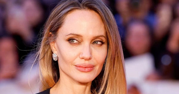 JUN88 Việt Nam và câu chuyện tài chính căng thẳng giữa Angelina Jolie – Brad Pitt - hình ảnh - vipjun88.com
