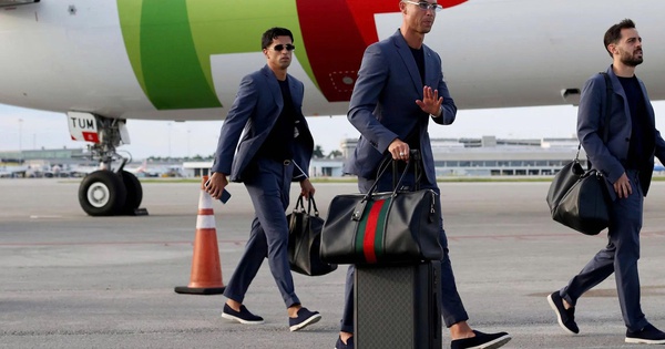 Cristiano Ronaldo bị chấm 0 điểm về thời trang tại World Cup 2026 – Fan Việt tranh cãi dữ dội - hình ảnh - vipjun88.com Cristiano Ronaldo bị chấm 0 điểm về thời trang tại World Cup 2026 – Fan Việt tranh cãi dữ dội - hình ảnh - vipjun88.com