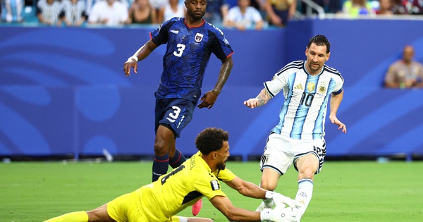Messi Bị Cầu Thủ Cabo Verde ‘Tấn Công’ Xin Chữ Ký Sau Trận Đấu - hình ảnh - vipjun88.com