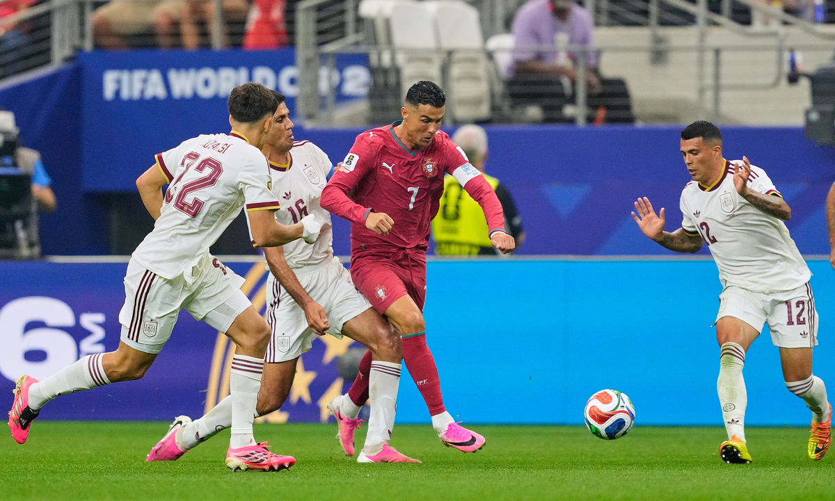 Ronaldo Nhận Điểm Thấp Nhất Trận Thua Tây Ban Nha: Cơ Hội Cá Cược Thể Thao Uy Tín Cho Fan Bóng Đá - hình ảnh - vipjun88.com Ronaldo Nhận Điểm Thấp Nhất Trận Thua Tây Ban Nha: Cơ Hội Cá Cược Thể Thao Uy Tín Cho Fan Bóng Đá - hình ảnh - vipjun88.com
