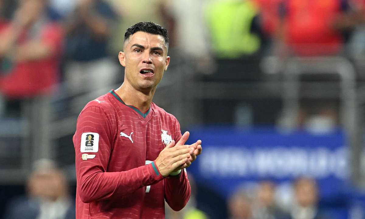 Ronaldo bật khóc chia tay World Cup 2026: Chương cuối đầy nước mắt của huyền thoại - hình ảnh - vipjun88.com Ronaldo bật khóc chia tay World Cup 2026: Chương cuối đầy nước mắt của huyền thoại - hình ảnh - vipjun88.com