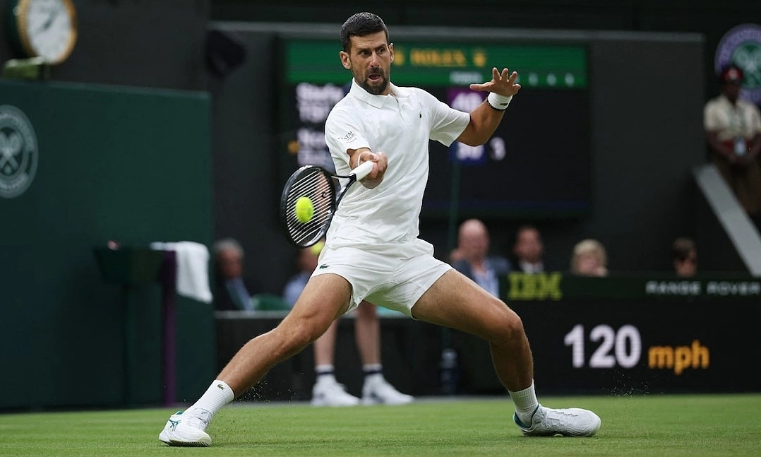 Djokovic dễ dàng vượt qua Tsitsipas, tiến sâu tại Wimbledon 2026 - hình ảnh - vipjun88.com